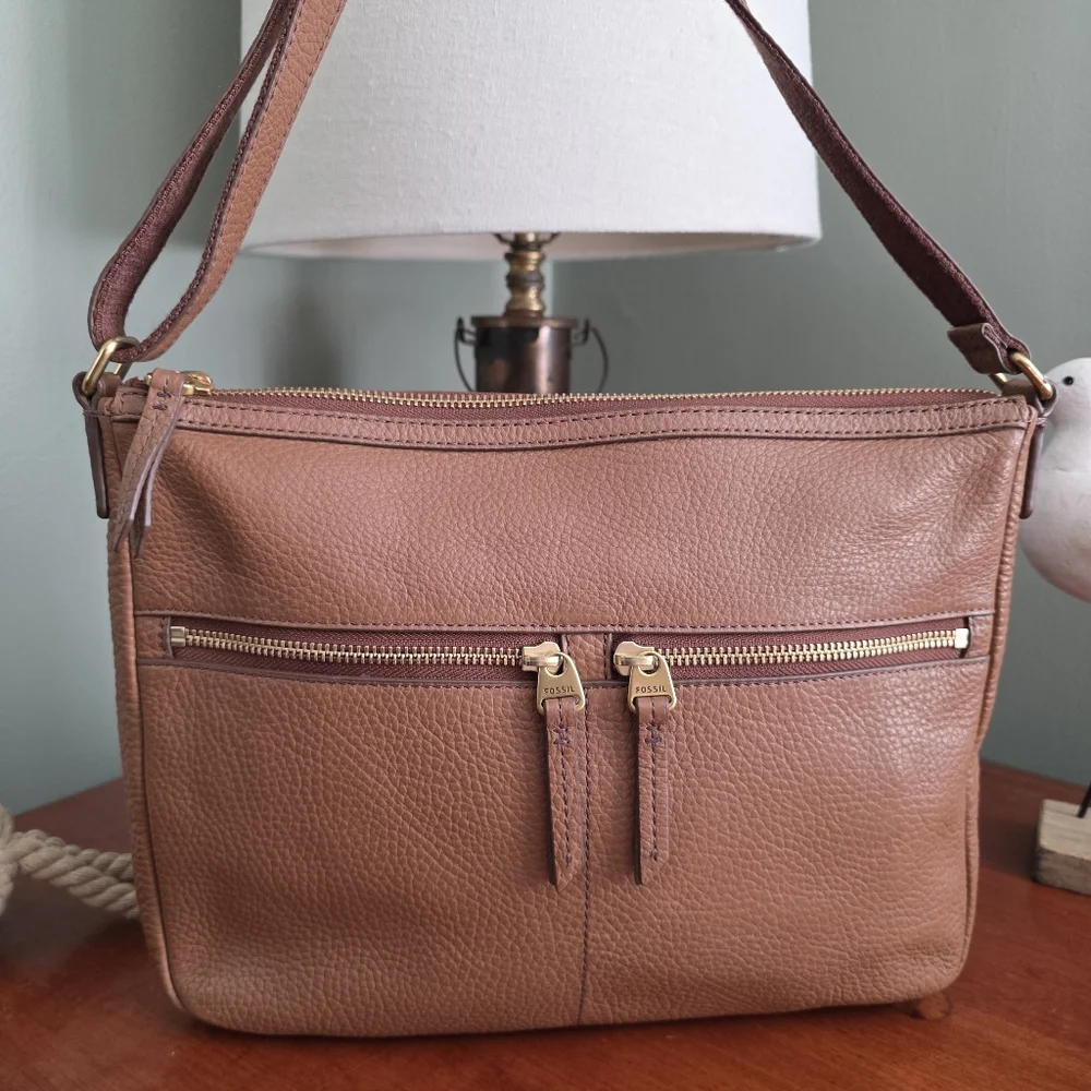 Fossil Erin Pebbled Leather Crossbody Bag Tan Brown Zip Top Shoulder Purse